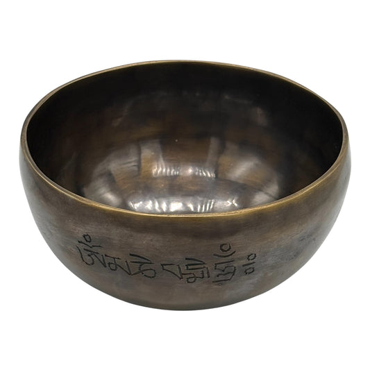 Dunkle Om Mani Padme Hum Klangschale im Antik-Look – 662 g, A/E
