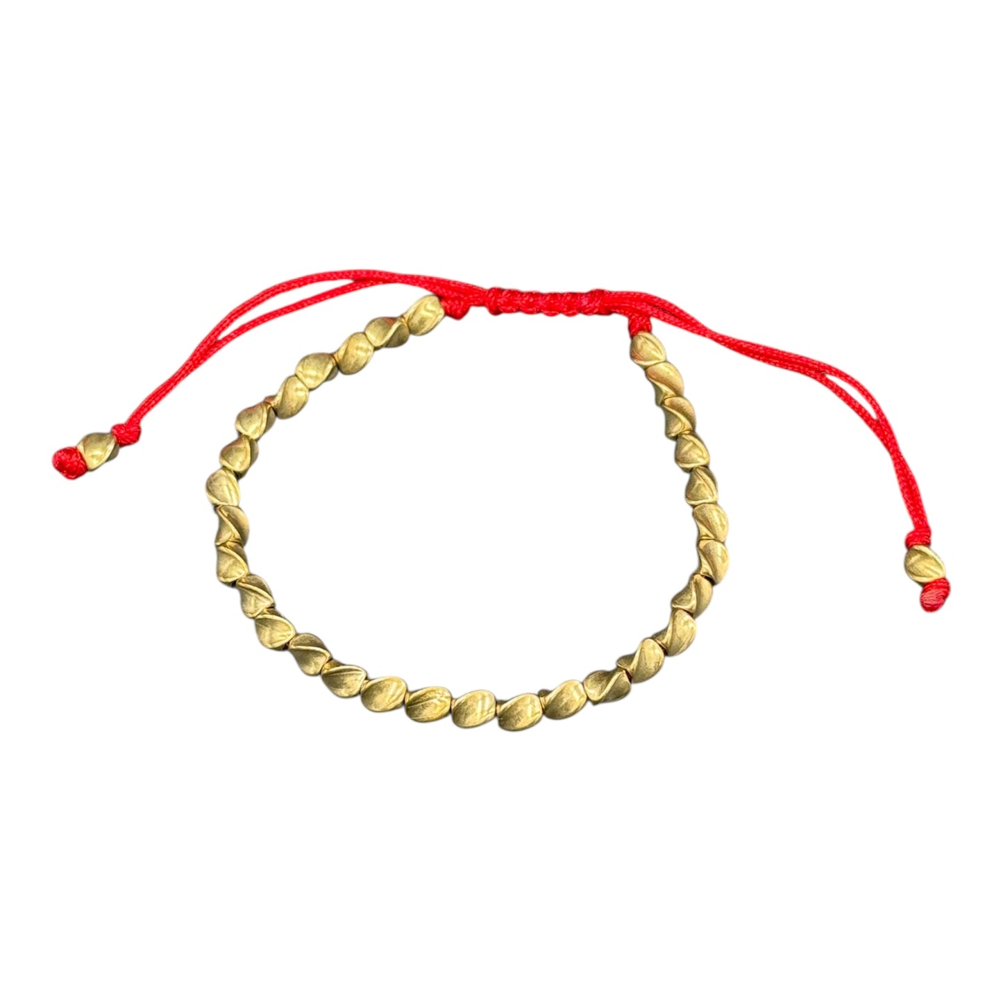 Tibetisches Schutzarmband mit Kupferperlen – Komplettansicht des handgefertigten Talismans