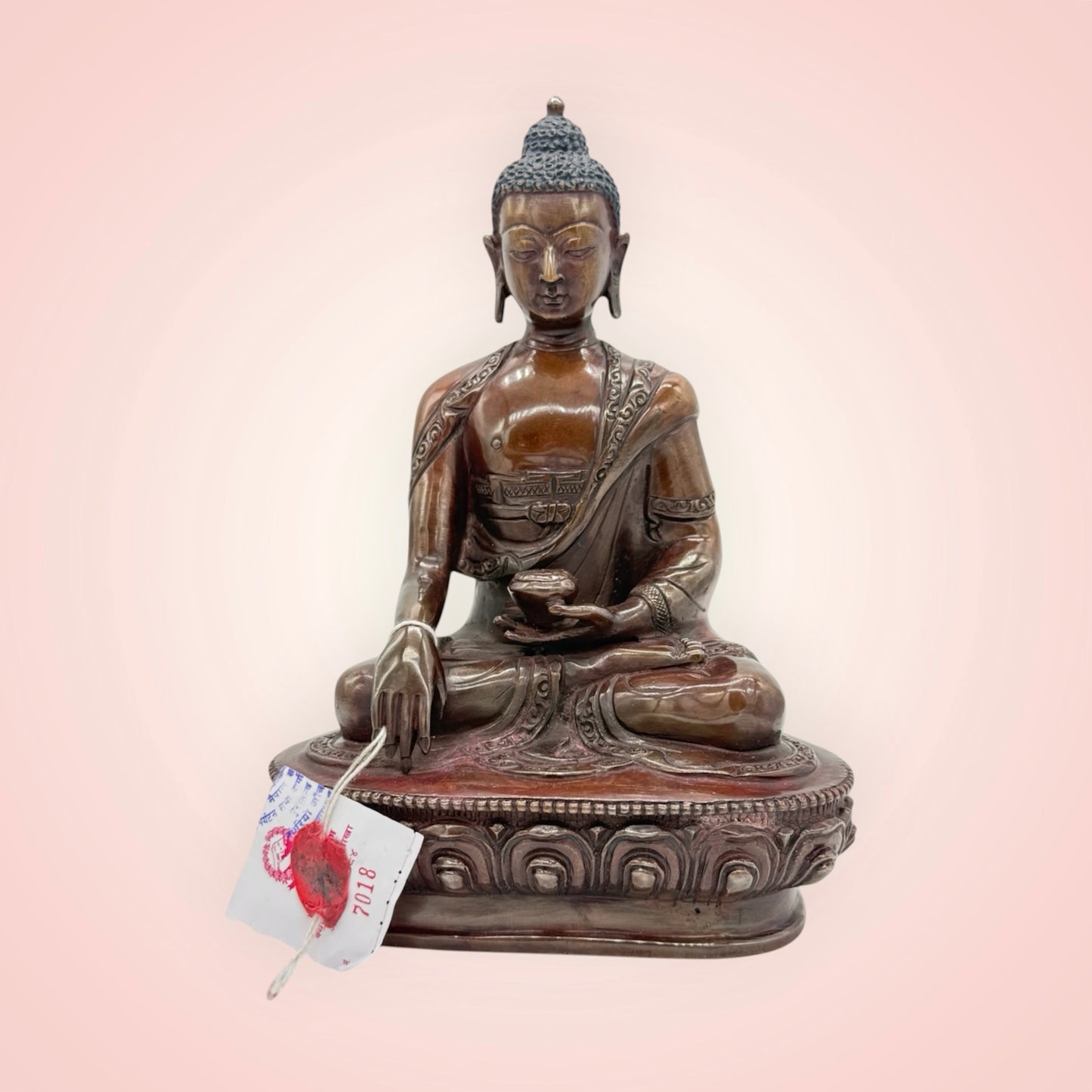 Detailansicht einer Buddha Shakyamuni Statue nach tibetischer Tradition