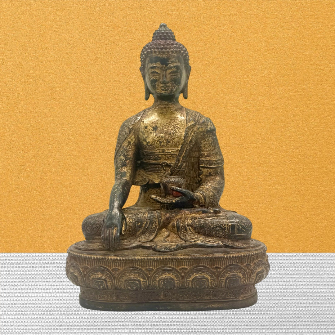 Alter Buddha Shakyamuni aus Kupfer, Vorderansicht