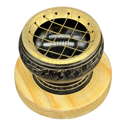 Edler Räucherholzbrenner aus Metall mit Holzsockel 