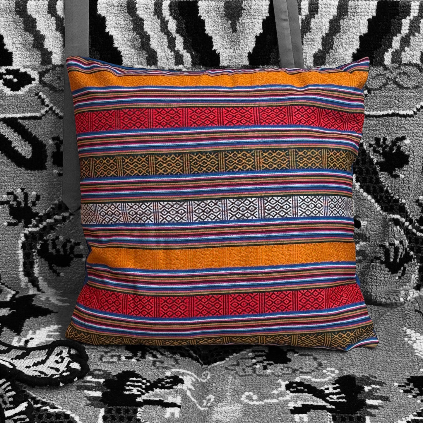 Handgefertigter Kissenbezug aus Baumwolle