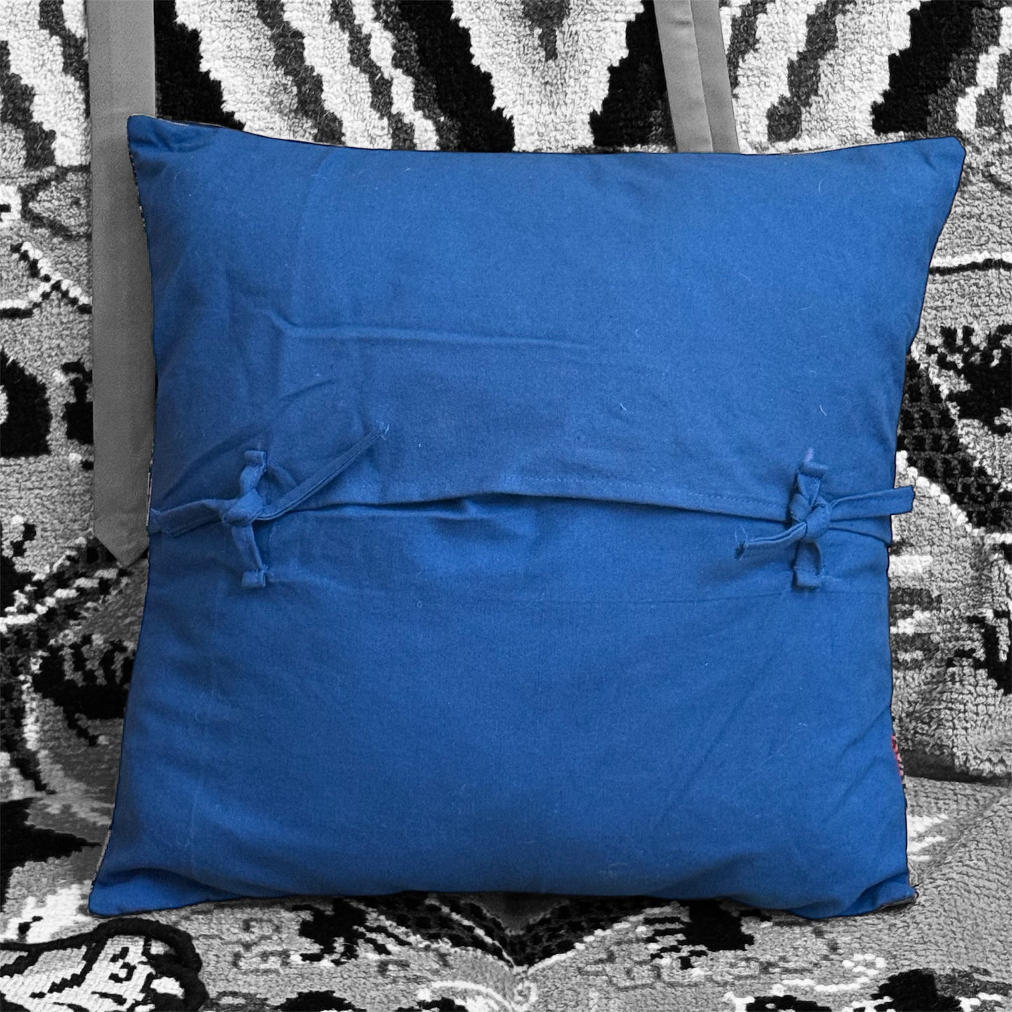 Handgefertigter Kissenbezug aus Baumwolle