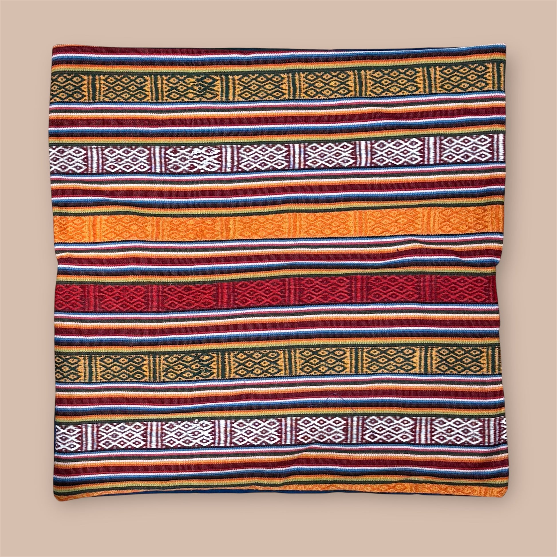 Handgefertigter Kissenbezug aus Baumwolle