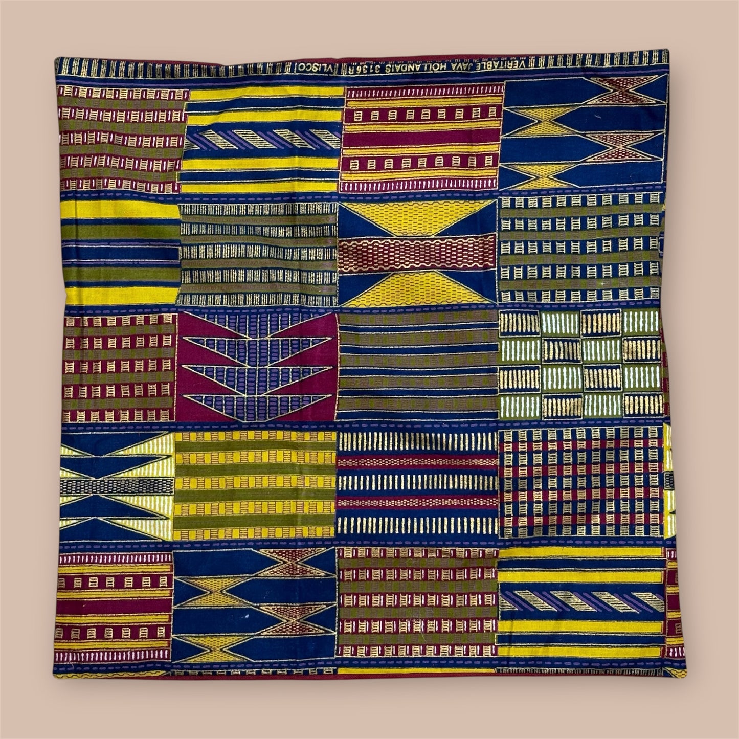 Handgefertigter Kissenbezug aus Baumwolle