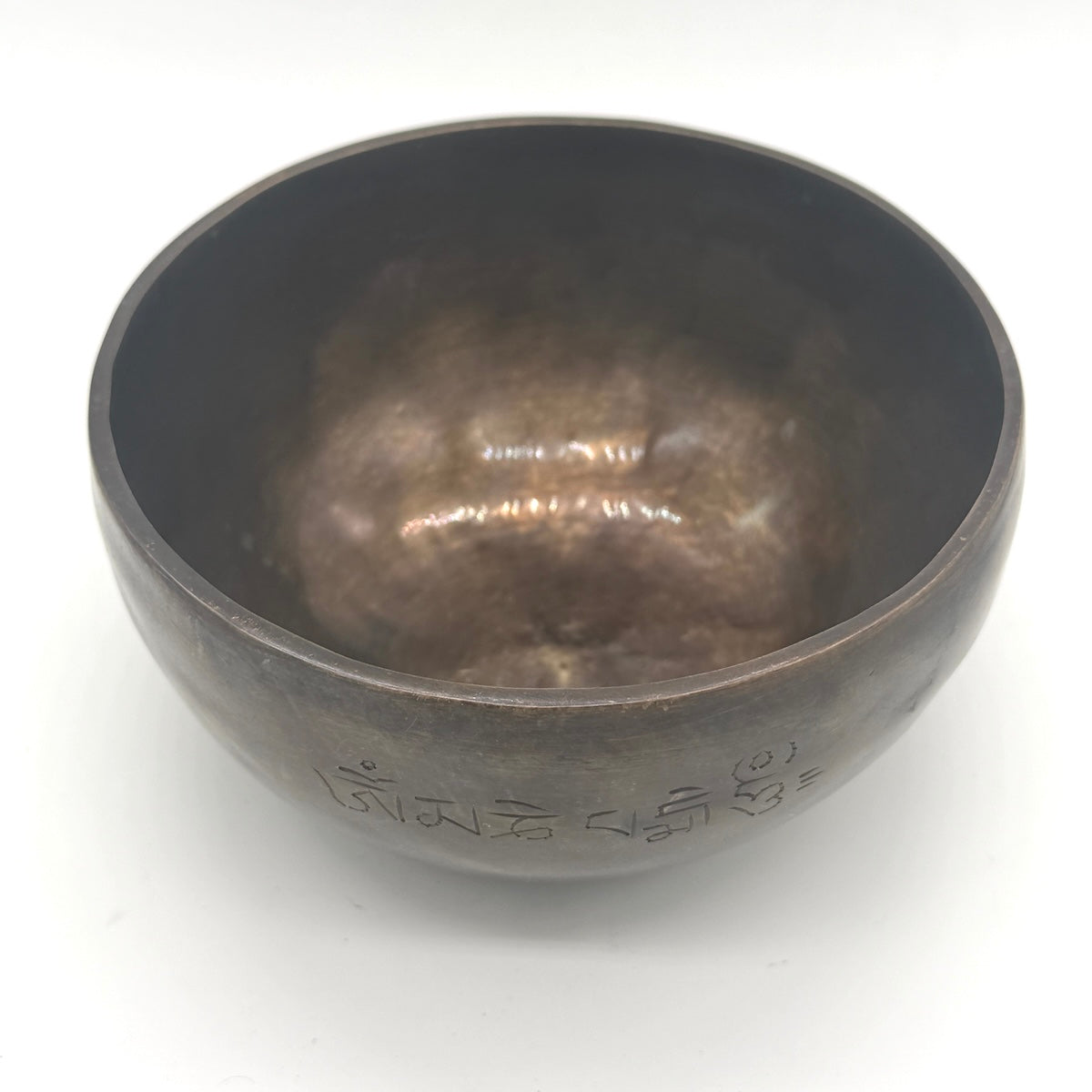 Leicht verzierte Klangschale für das Wurzelchakra - Förderung von Erdung und Balance