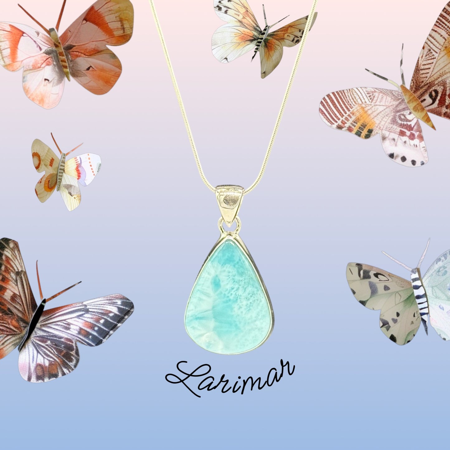 Larimar Silber Anhänger auf eine Silber-kette umgeben von Schmetterlingen