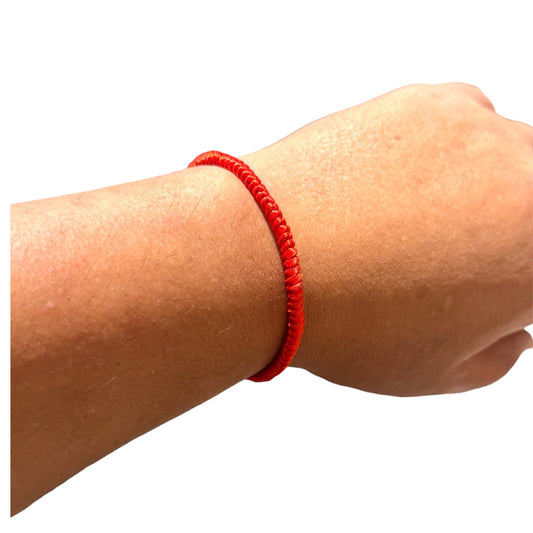 Tibetisches Knotenarmband – Rot, Schwarz, grössenverstellbar