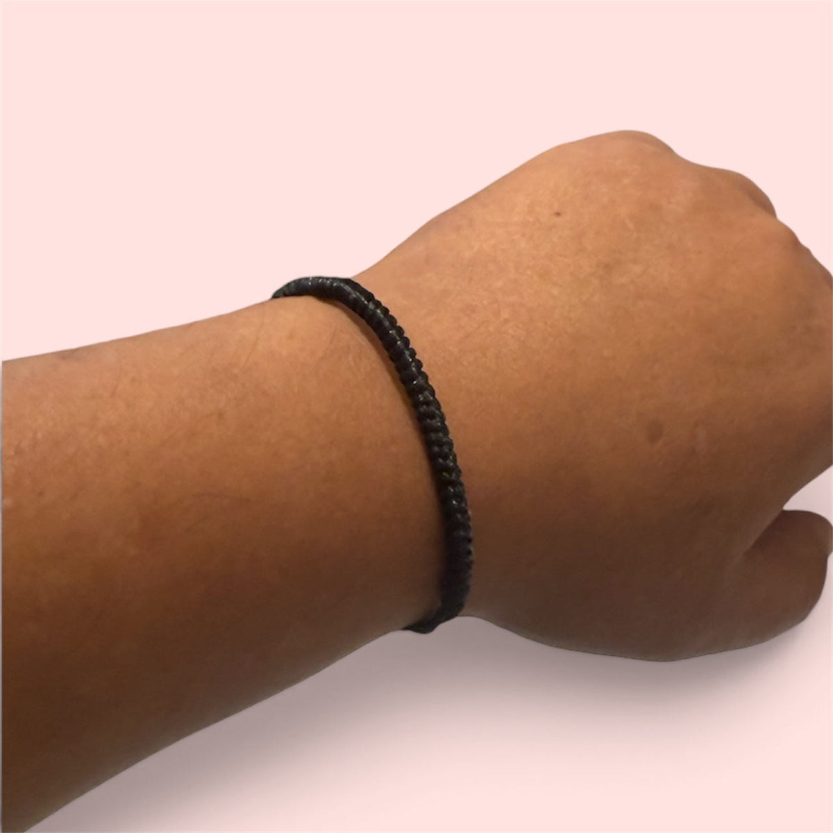 Bracelet à nœuds tibétain – Rouge, noir, taille réglable