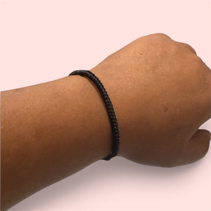 Bracelet à nœuds tibétain – Rouge, noir, taille réglable