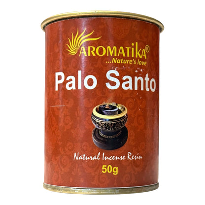 Hier sieht mann Räucherwerk aus  Nagchampa in einer Dose mit weissem  Hintergrund 