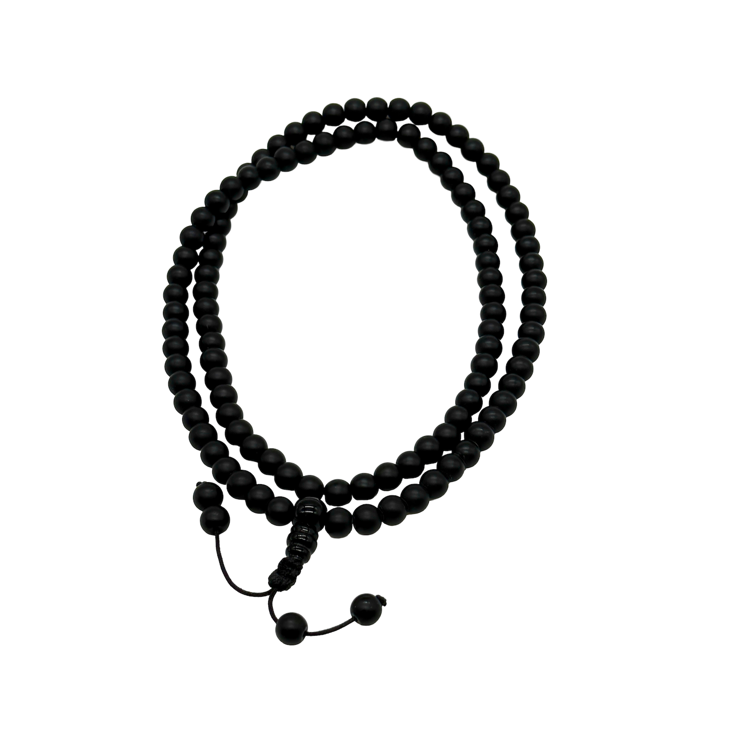 Shaligram 108 Mala, Schwarz auf einem weißen Hintergrund