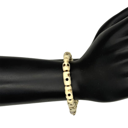 Totenkopf-Armband – Handgeschnitzte Beads im Tribal-Style