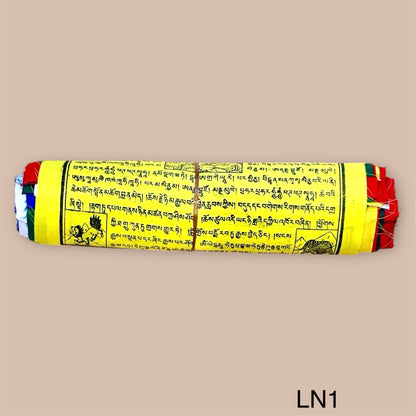 Tibetische Gebetsfahnen, Lungta in verschiedene Größen
Gebetsfahnen – Traditionelle Inspiration für Harmonie und Frieden