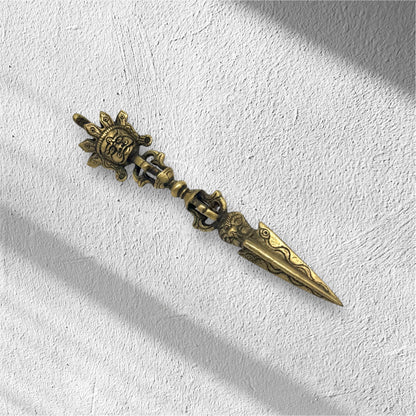 Tibetischer Phurpa-Ritualdolch aus messing.